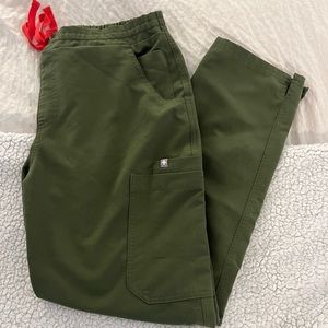 Figs limited edition dark olive cargo scrub pant MP